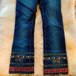 XOXO women’s embroidered jeans flare 7/8